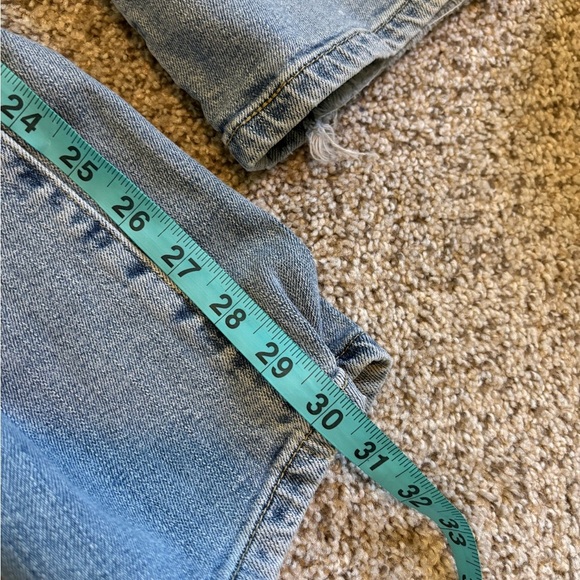 Levi’s Boy Cut Low/Mid Rise Jeans Size Jrs 11 Medium/Light Wash | Classic | - Picture 10 of 10